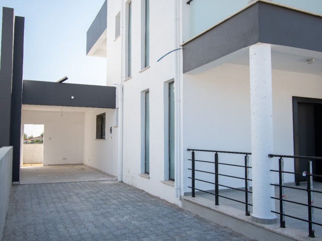  Lefkoşa Alayköy'de Modern Tasarımlı Satılık Villa