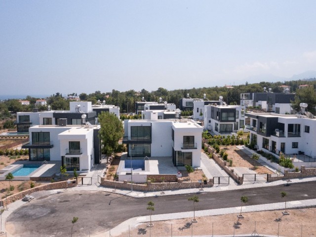 Modern Tasarımlı Kesilmeyen Manzaralı Satılık Villa