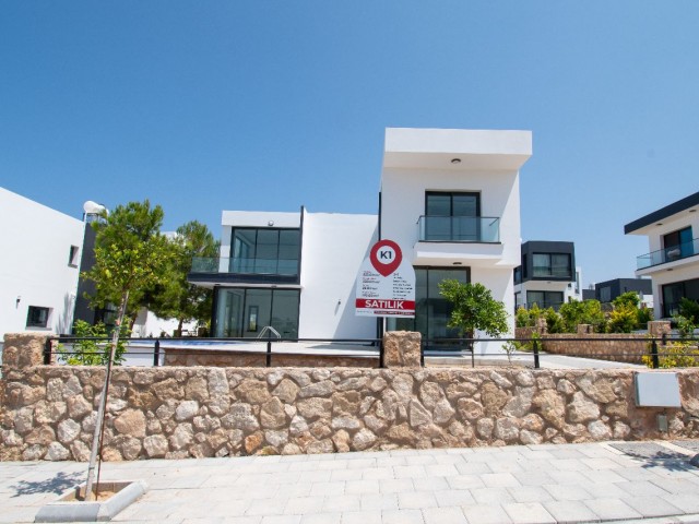 Modern Tasarımlı Kesilmeyen Manzaralı Satılık Villa