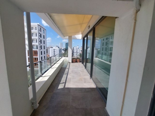 Ultra-Luxus-Penthouse zum Verkauf in Küçük Kaymaklı, Nikosia