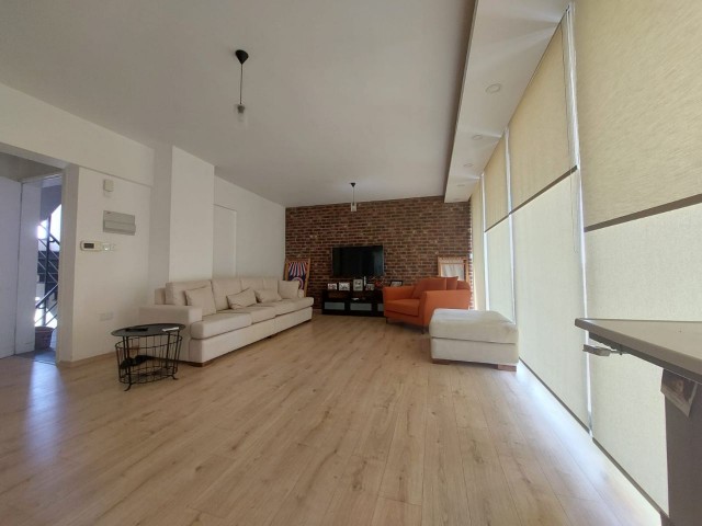 Ultra-Luxus-Penthouse zum Verkauf in Küçük Kaymaklı, Nikosia