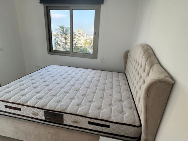 Luxuriös möblierte 2+1-Wohnung zum Verkauf im Kyrenia Center