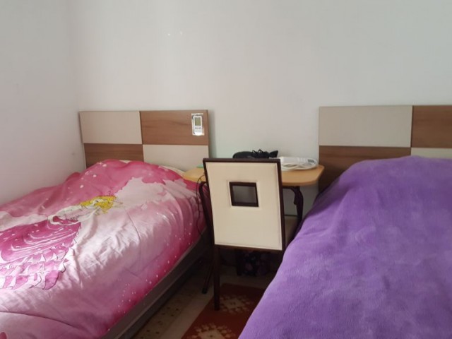 Girne Merkezde Muhteşem  Lokasyonda Site İçerisinde Penthouse Tipi 4+1  Eşdeğer Koçanlı Satılık Dublex Daire!!! 