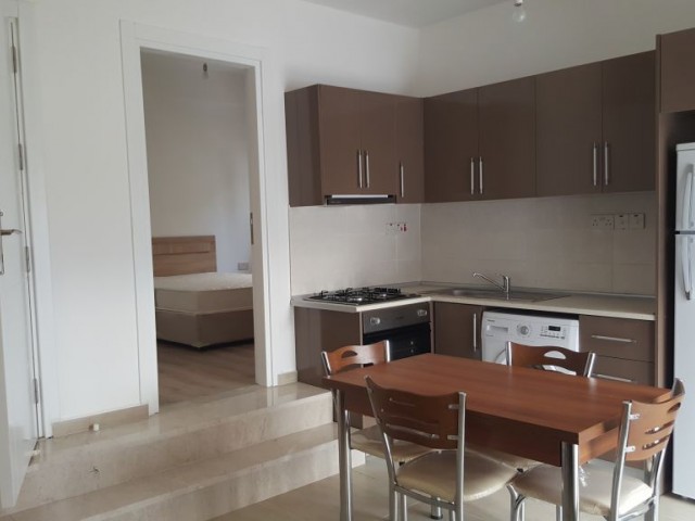 Girne Merkezde 1+1 Yeni Eşyalı Sıfır Kiralık Daire!!! Ana Caddeye,Alışveriş Merkezlerine ve Servis Güzergahına 5 dk. Yürüme Mesafesinde!!!! İletişim : Ömür Onur - 0533 820 25 98 - 0533 826 53 25