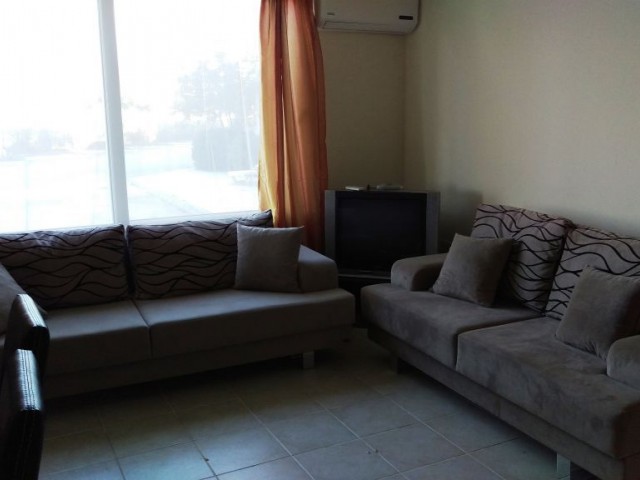 Holiday rental 1 bed. apartm. in gated complex with communal pools, next to the sea and sandy beach 