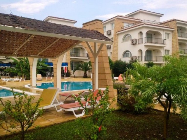 Holiday rental 1 bed. apartm. in gated complex with communal pools, next to the sea and sandy beach 