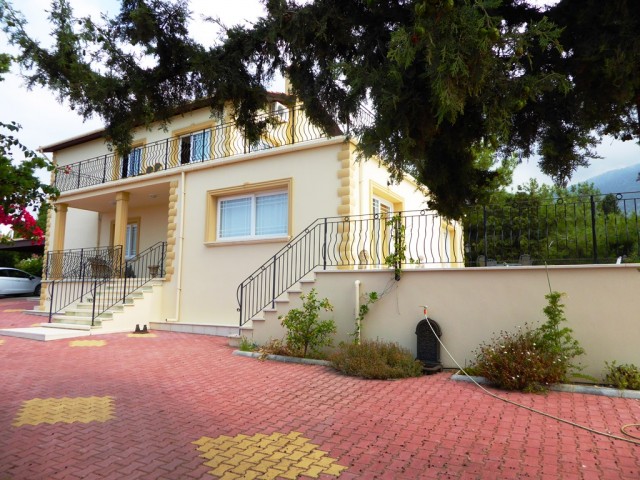 Türkische Kochanli 3 + 2 villa zum Verkauf in Ozanköy ** 