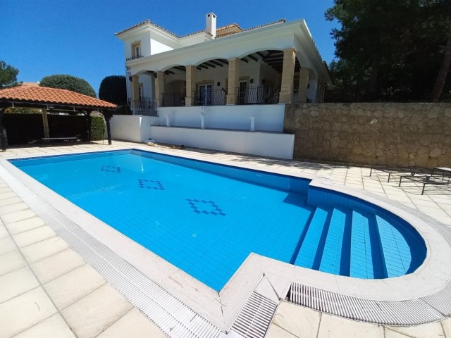 Esentepede 3 + 1 Villa Mit Pool ** 