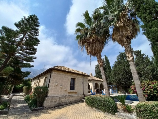 3 Bedroom Luxury Villa in Zeytinlik