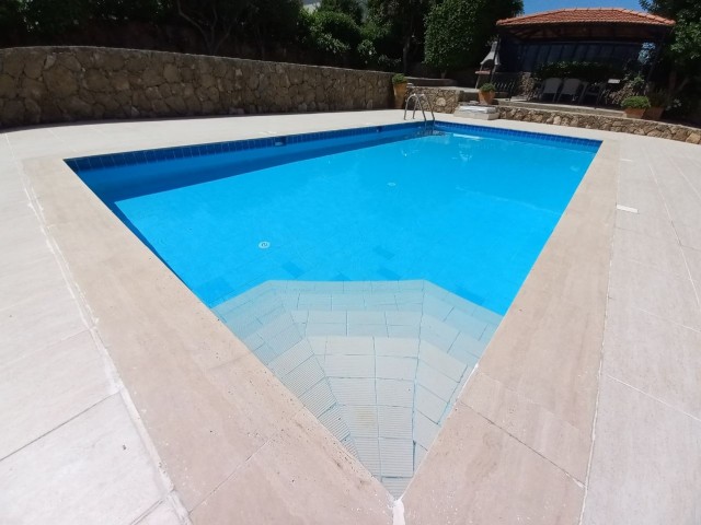 4 +1 Villa Mit Pool In Arapköy ** 