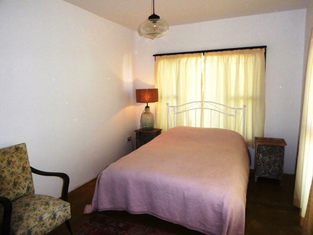Pre-74 Title Deed -  3 Bedroom Traditional Villa! 