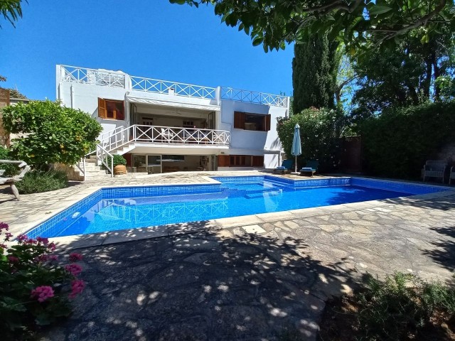 Kyrenia Türkisches Viertel - 5+3 Luxuriöses osmanisches Haus mit Pool! 