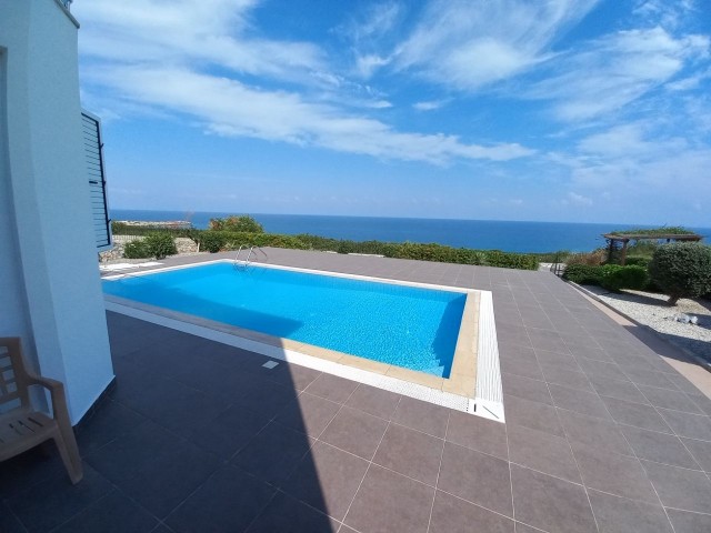 3+1 Villa mit Pool in Bahceli!