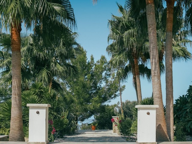 Wunderschöne Poolvilla mit 4 Schlafzimmern in Esentepe!