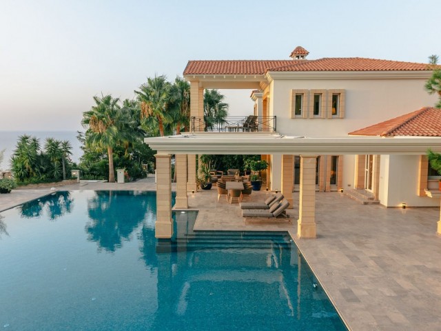 4 Bedroom Luxury Villa with Pool for Sale in Esentepe