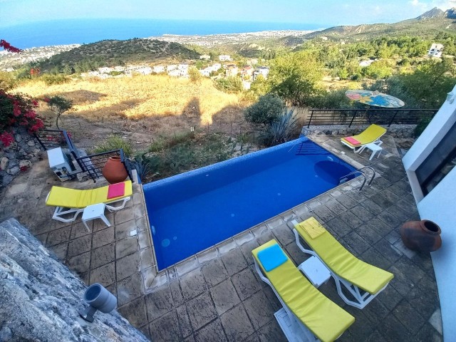 3+1 Villa mit Pool in Karmi - English Cob!