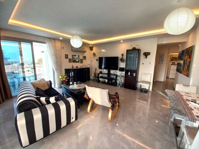 Amazing 3 Bedroom Turkish Title Penthouse In The Centre Of Kyrenia!