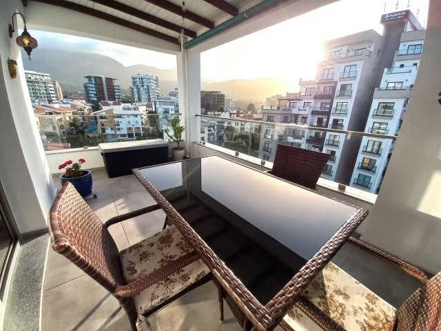 3+1 türkisches Penthouse im Zentrum von Kyrenia