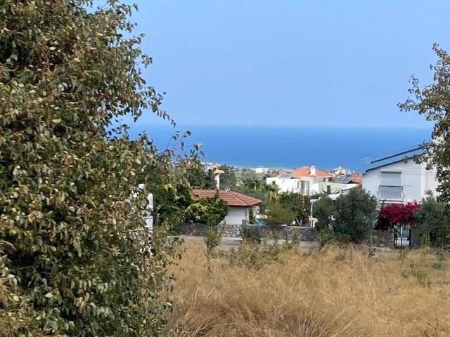 1,67 Hektar Land mit Berg- und Meerblick in Karşıyaka!