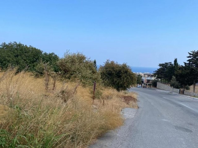 1,67 Hektar Land mit Berg- und Meerblick in Karşıyaka!