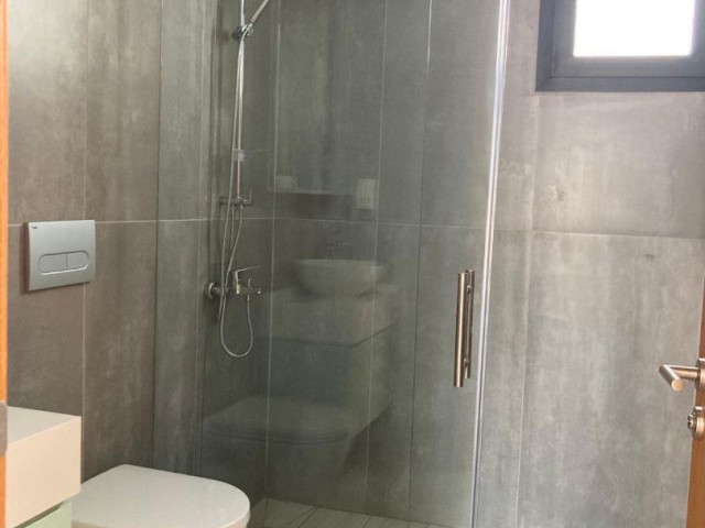 Neu fertiggestelltes Luxusapartment mit 2 Schlafzimmern und Garten in Tatlısu Küçük Erenköy