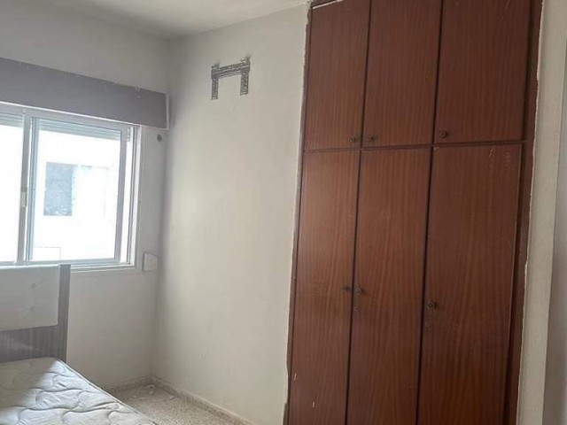 MAĞUSA GÜLSEREN'DE 2+1 KISMEN EŞYALI SATILIK FIRSAT DAİRE 45.000 STG