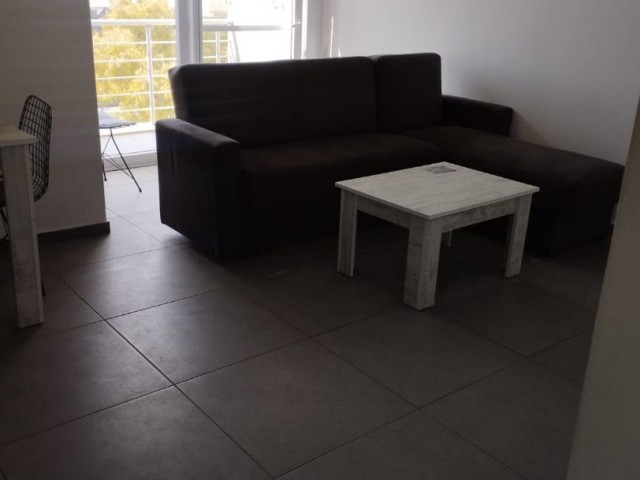 SALAMİS CADDESİNDE YILLIK KİRALIK 2+1 DAİRE $6000 