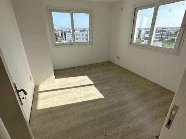 FİYATI DÜŞTÜ !!! MAĞUSA CITY MALL AVM YANINDA SATILIK 0 PENTHOUSE DAİRE 1+1 £55000