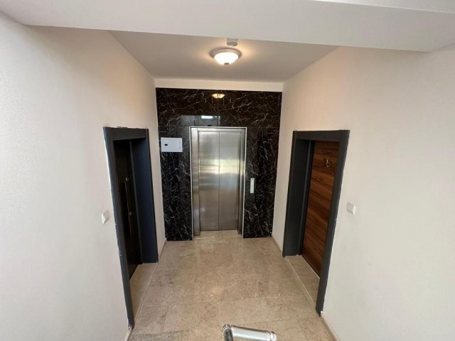 2+1 PENTHOUSE TEMİZ VE ÇOK GENİŞ 1 AY SONRA MÜSAİT 