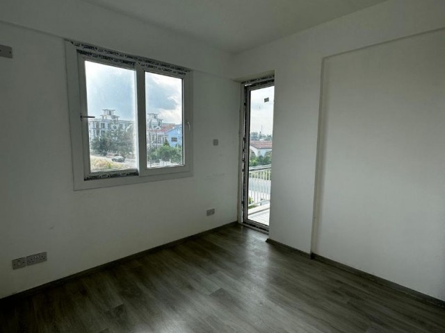 آپارتمان 2+1 مقرون به صرفه برای فروش در YENİBOĞAZİÇ