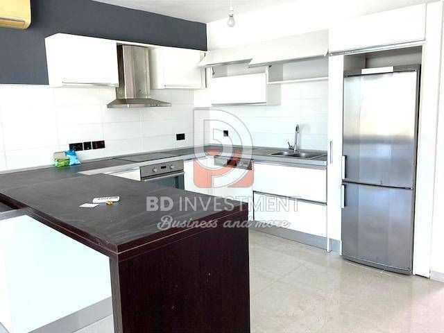 A Spacious Apartment In Both The Center And a Quiet Location ** 