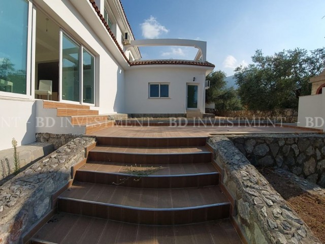 Fully Detached Villa on an Elite Site ** 