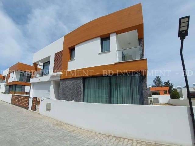 Fully Detached 4+1 Luxury Villa in Kermiya