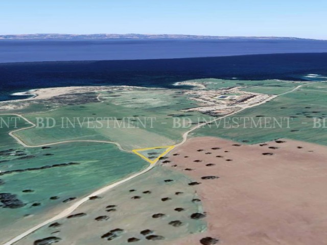 1076 m² of land in Tatlısu, 500 meters from the sea