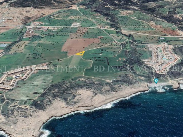 1076 m² of land in Tatlısu, 500 meters from the sea