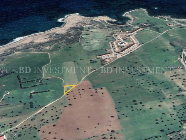 1076 m² of land in Tatlısu, 500 meters from the sea