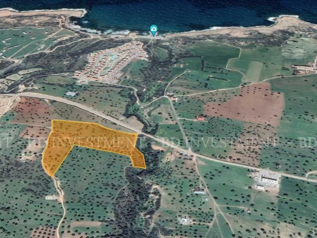 37.596 m² Land with 2 Floor Development, 750 Meters from the Sea