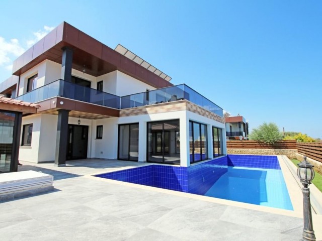 Villa mit privatem Pool mit Kamin und Garten zum Verkauf in Kyrenia - Karakum ** 