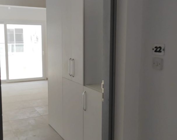 2+1 Wohnung mit Berg - und Meerblick zum Verkauf in Kyrenia-Zentrum ** 