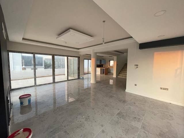 3+1 Villa Mit Herrlichem Privatpool Zum Verkauf In Kyrenia Chatalköy ** 