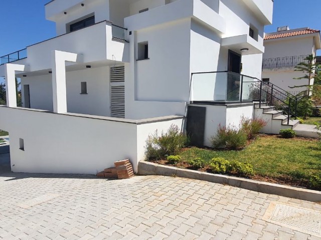 Girne Karamanda 3+1 Muhteşem Villa