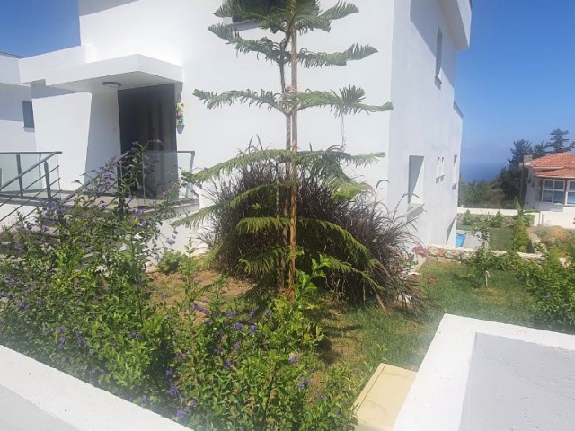 Kyrenia Karamanda 3 + 1 Magnificent Villa ** 