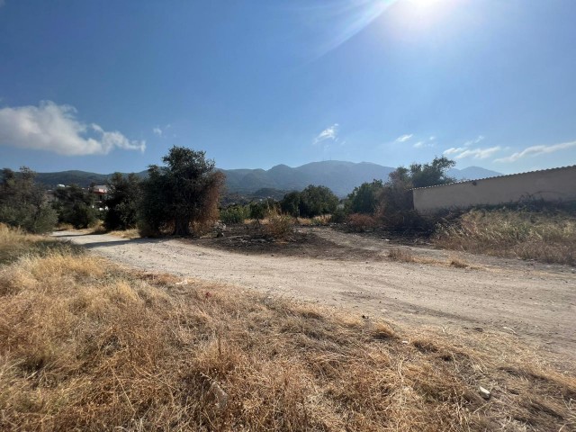 Land for the Floor in Kyrenia Alsancak ** 