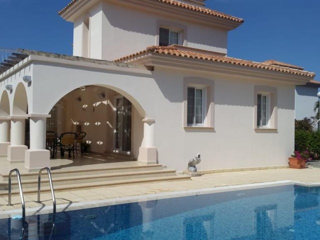 Luxus Villa zur Miete in Kyrenia Alsancak ** 