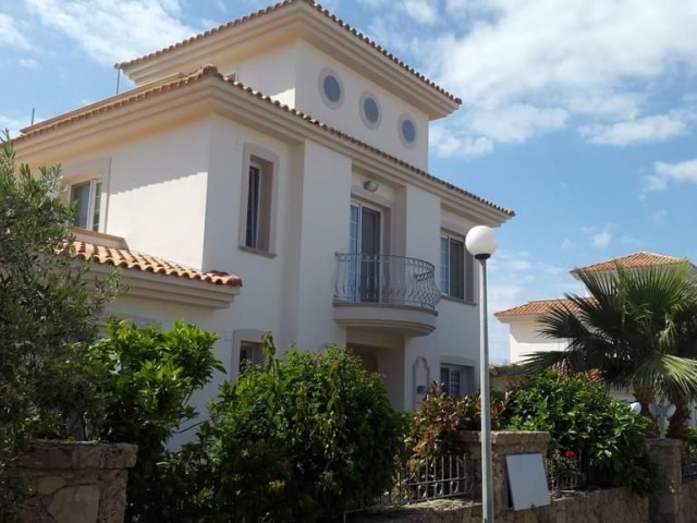 Luxus Villa zur Miete in Kyrenia Alsancak ** 