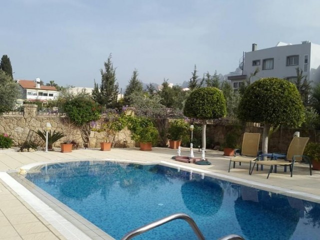 Girne Alsancak'ta Kiralık Lüks Villa