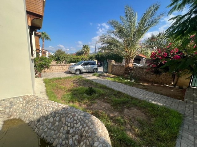 3+1 Villa mit privatem Garten zum Verkauf in Kyrenia Chatalköy ** 