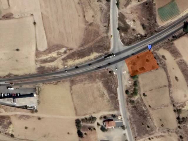 COMMERCIAL LAND ON NICOSIA PIER ROAD 1 Dec 1100 AY2 ** 