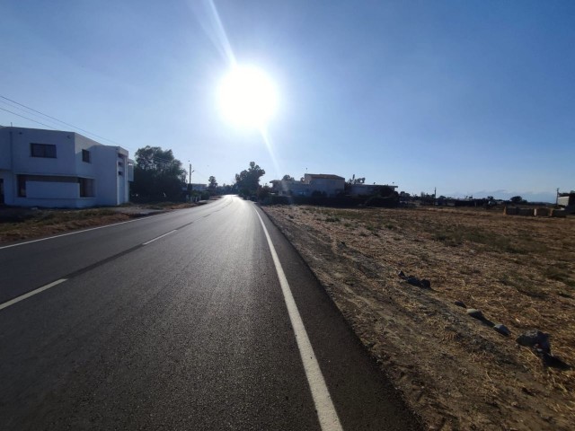 GAZIKÖY ZU VERKAUFEN AUF DER STRAßE UND IM DORF LAND ** 