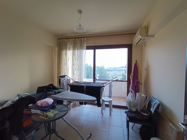 LEFKOŞA MERKEZDE SATILIK 3+1 DAİRE  MASRAFSIZ VE GENİŞ